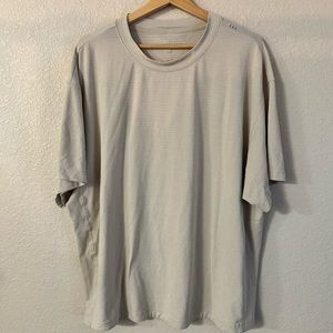 Lululemon Mens Neutral Cream Tan Lightweight Sweat Wicking T Shirt size 2XL